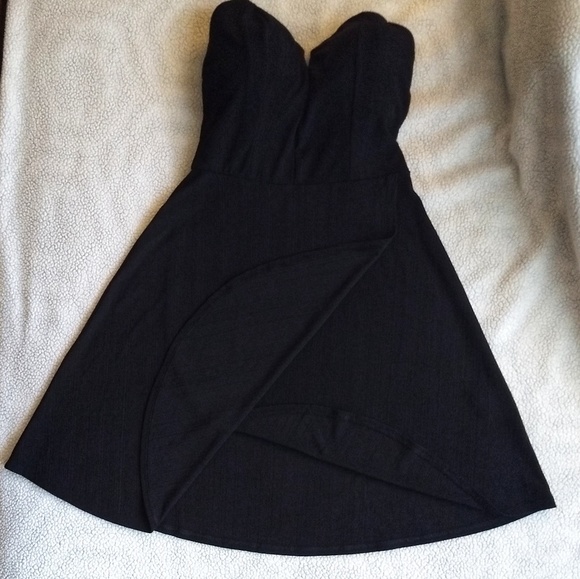 Candie's Dresses & Skirts - Candie's® Strapless Petal Hem Dress NWT